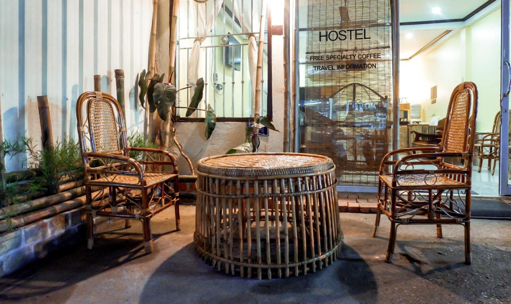 Non Pakse Hostel & Coffee House Екстериор снимка